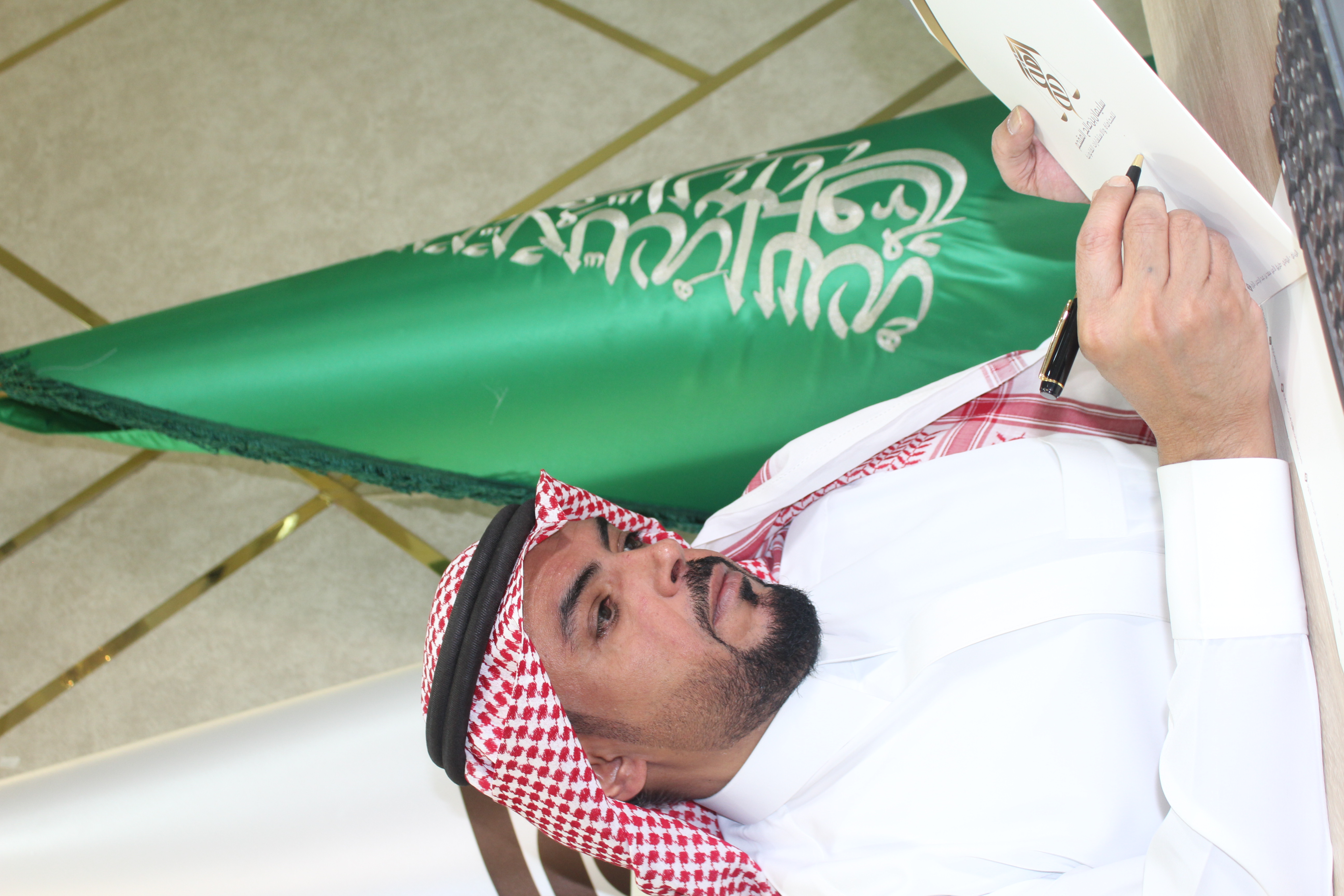 صياغة و مراجعة العقود القانونية